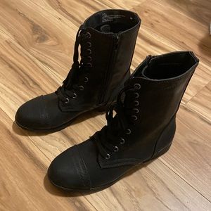 NWOT combat boots